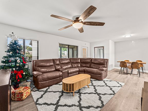 5th image of 508 Shady Pine Way #D2