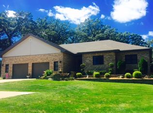 3873 Stone Oaks Dr, Kankakee, IL 60901