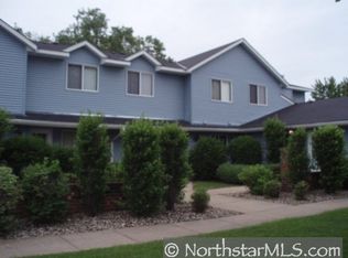 1752 Helena Rd N, Oakdale, MN 55128