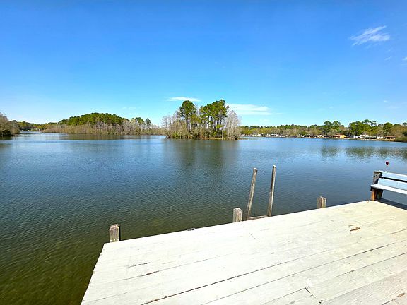 3rd image of 430 Fountain Lake Dr