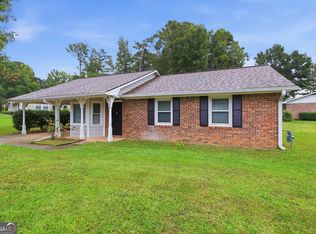 8 Silverwood Dr, Newnan, GA 30265