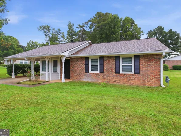 8 Silverwood Dr, Newnan, GA 30265