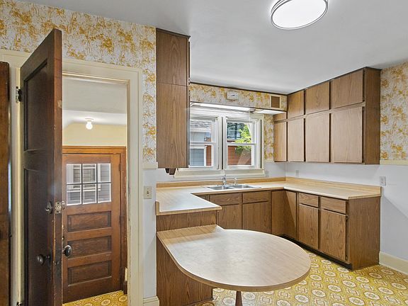 4th image of 38 Corry St