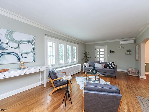 5th image of 3373 Blanche Ave