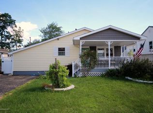 202 Riviera Dr, Toms River, NJ 08753