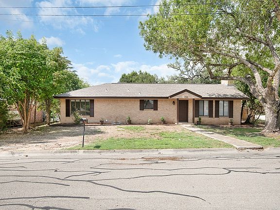 3rd image of 132 Candice Dr