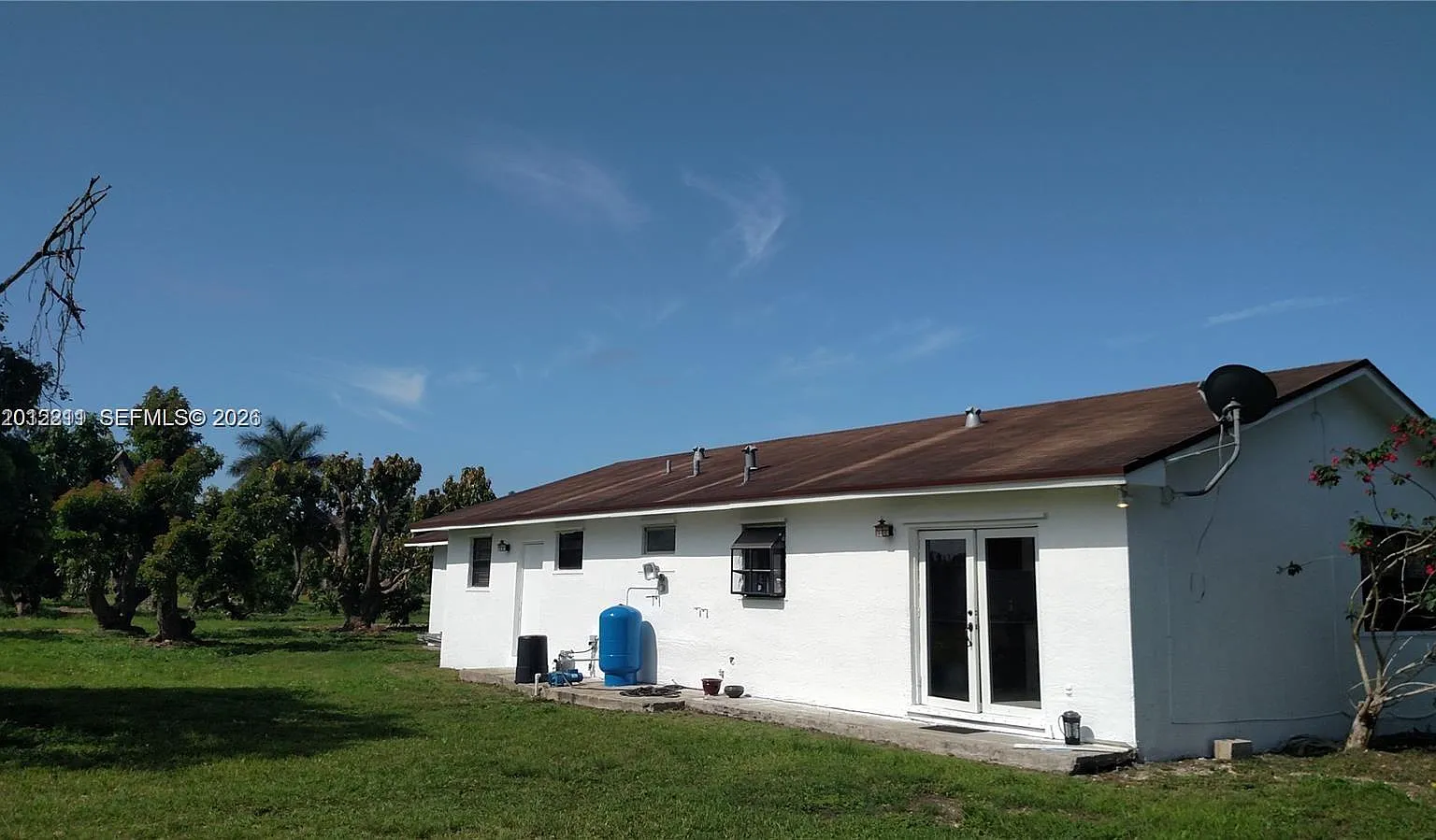 4 bed, 3.0 bath, 2300 sqft, $4,000 — Photo 4