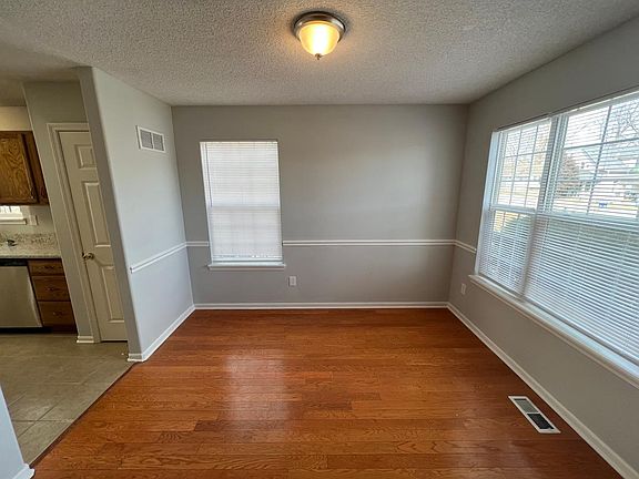 2nd image of 4130 Woodland Ave