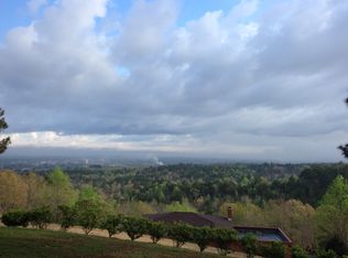 1261 Crestview Cir, Meridian, MS 39301