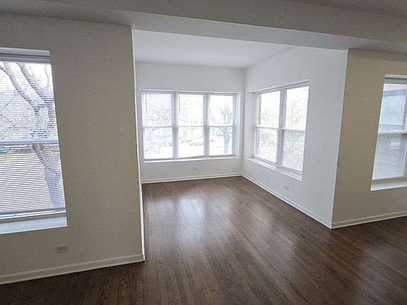 5th image of 4554 S King Dr E #3-E3