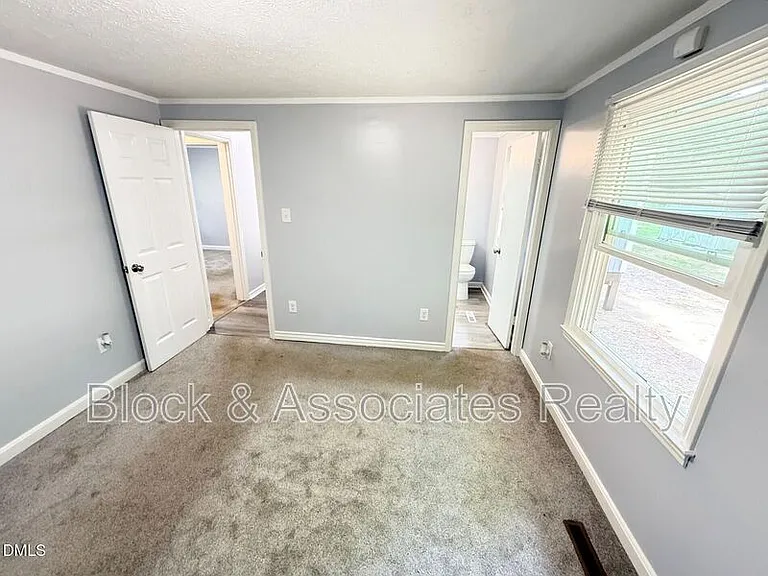 801 Carter Ave — Photo 8