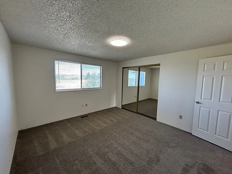 846 Homedale Rd — Photo 18