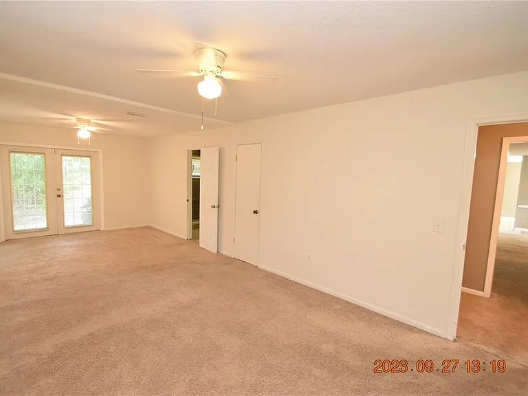 604 Southwood Cv — Photo 35