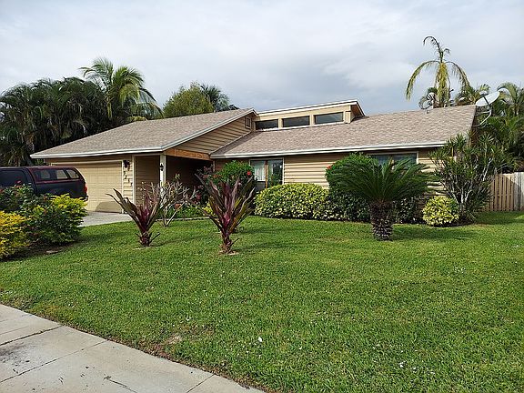 5th image of 9365 Longmeadow Cir