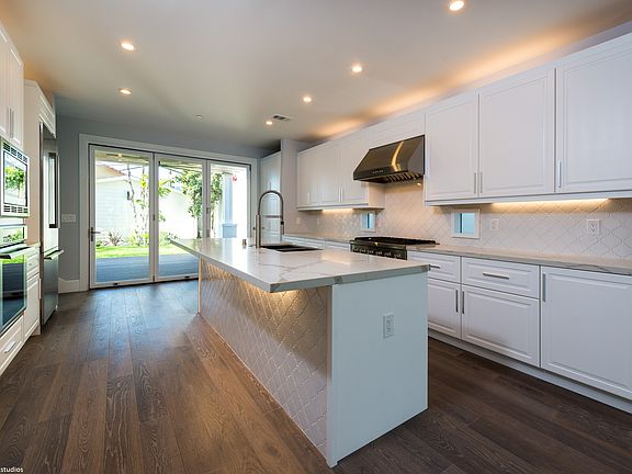 3rd image of 372 D Ave
