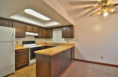 5th image of 6383 Shelton Ct
