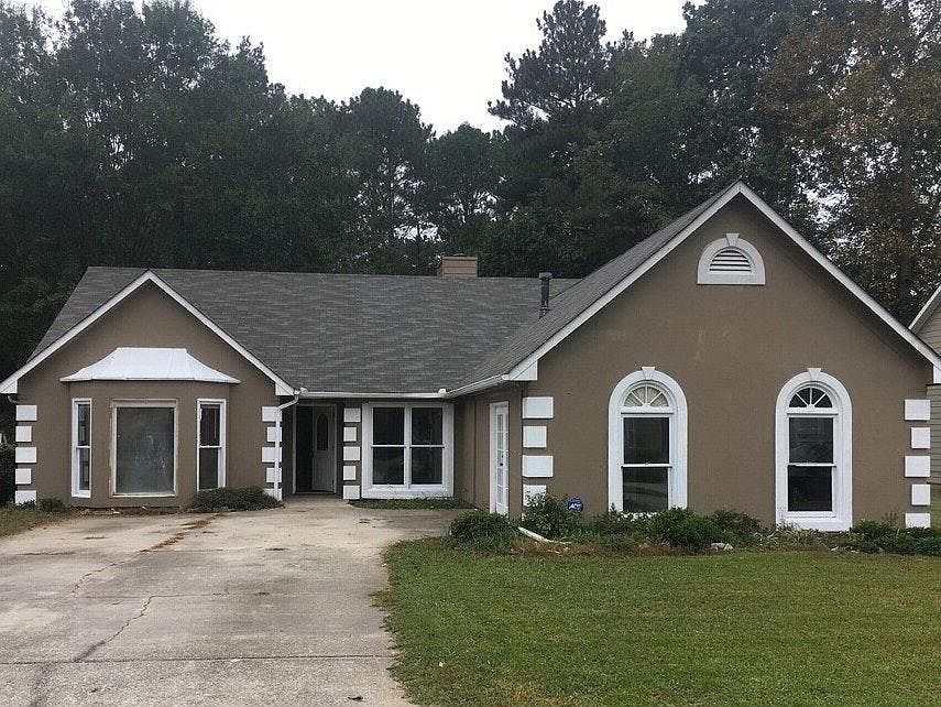 1st image of 610 Clearwater Pl
