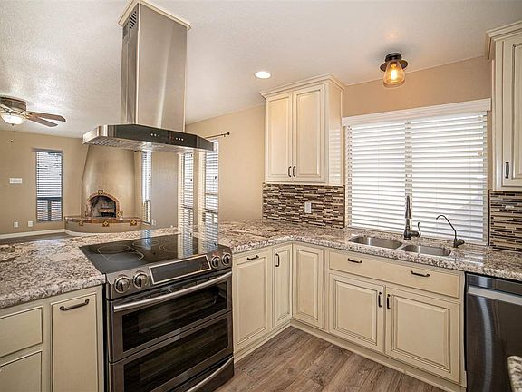 2nd image of 1416 E Sunset Ct