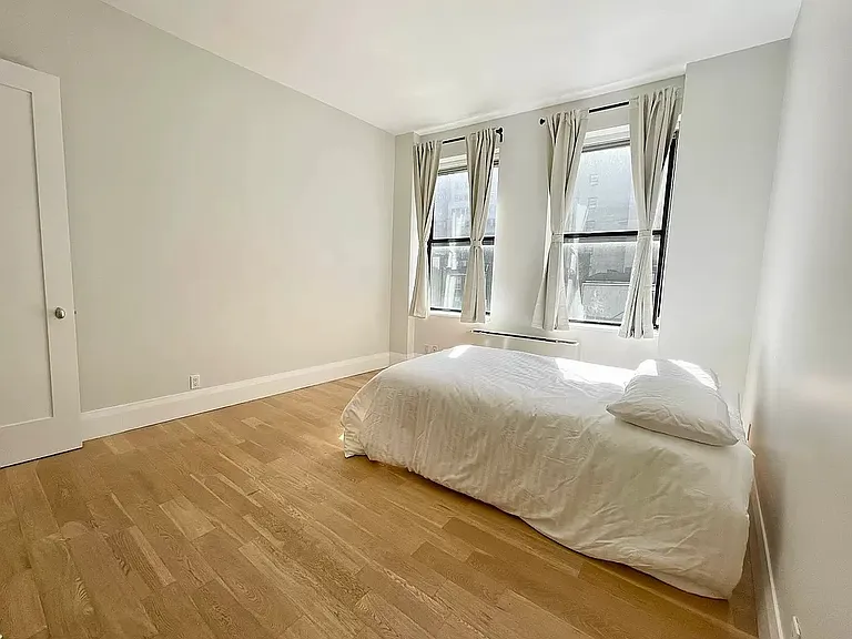 71 Nassau St #5D — Photo 12