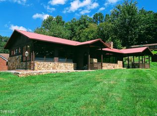 246 Market St, Clintwood, VA 24228