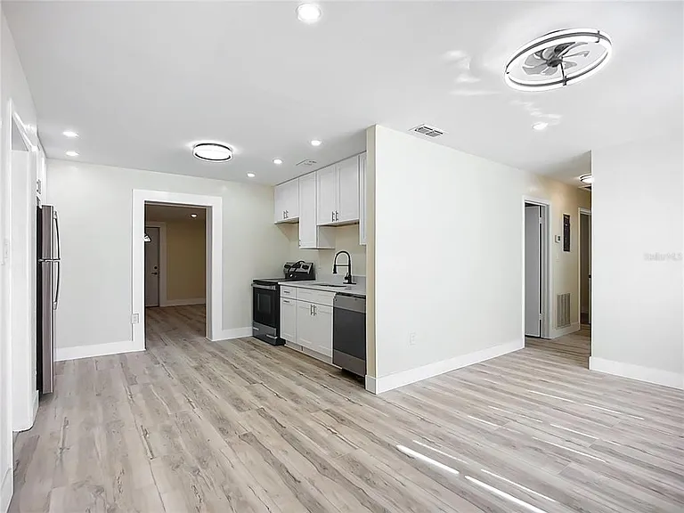 4513 W Gray St — Photo 12