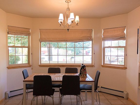 Eat-in Kitchen Area