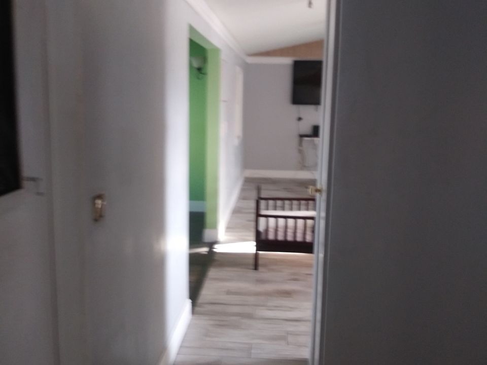 1st image of 121 Pickering Dr