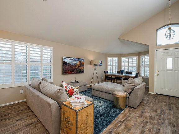 3rd image of 4303 E Gatewood Dr