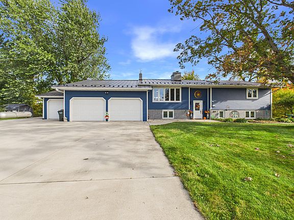 4th image of 44538 Saukview Dr