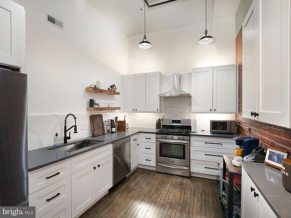 5th image of 314 N 12th St APT 207