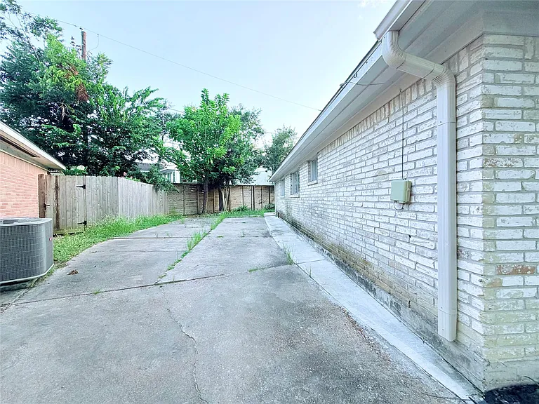 7315 Housman St — Photo 41
