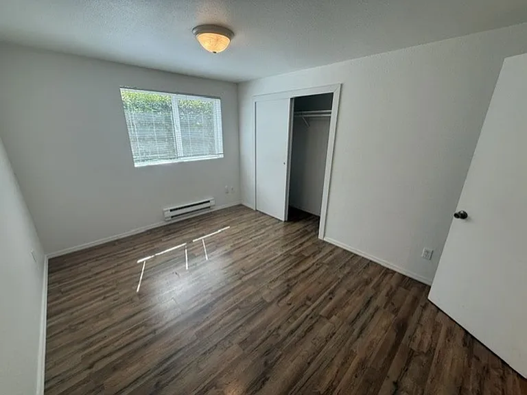301 Apartments — Photo 16