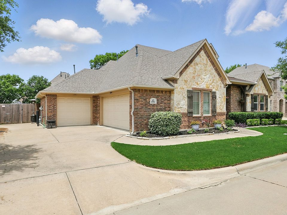 1st image of 6902 Golf Green Dr