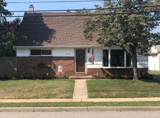 3048 Erwin Pl, Oceanside, NY 11572