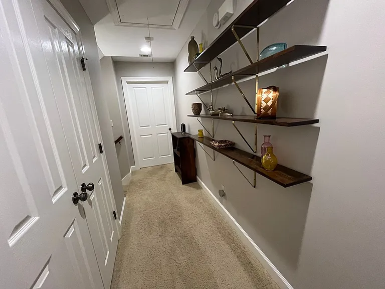 808 Old White Ln — Photo 35
