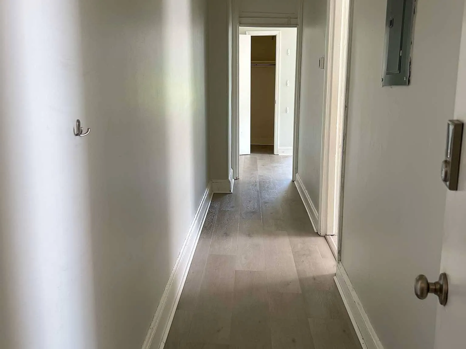 1713 W Oxford St — Photo 3