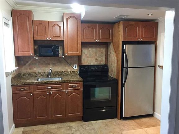3rd image of 2-115 Antiquera Ave #2