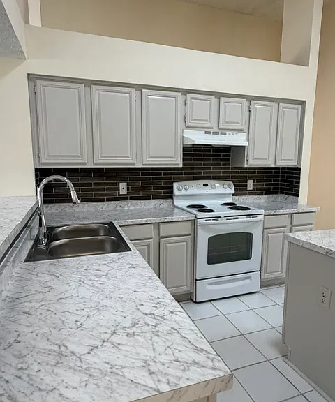 1117 Gordon Oaks Dr — Photo 9