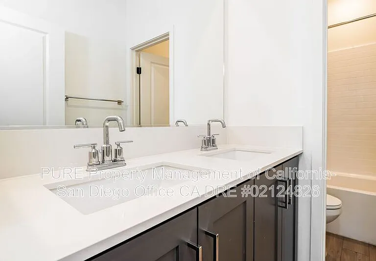 812 Mateo St #1 — Photo 14