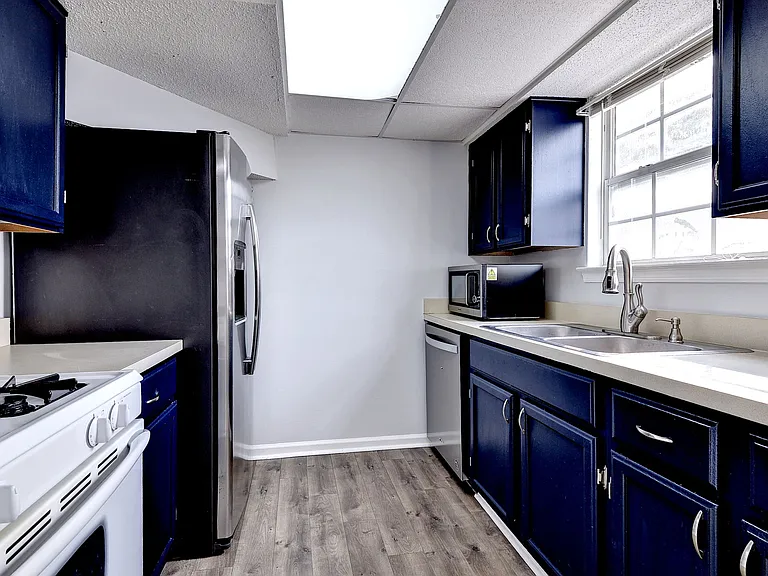 12928 Daybreak Cir — Photo 11