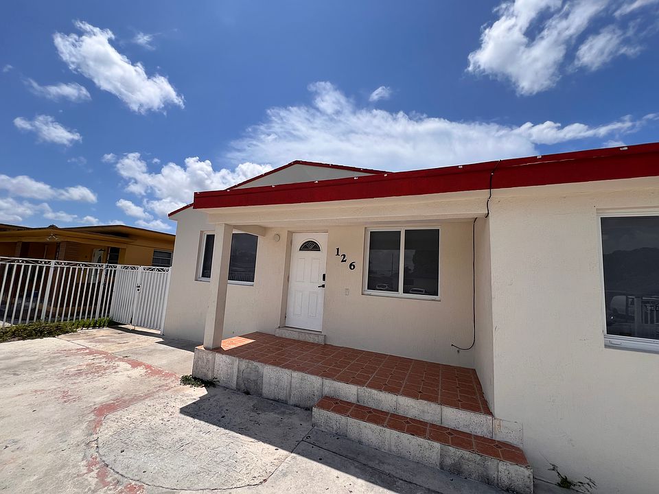 Entrance house 1
