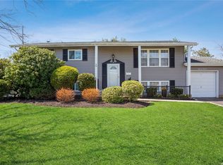 54 Ridge Rd, Wyandanch, NY 11798