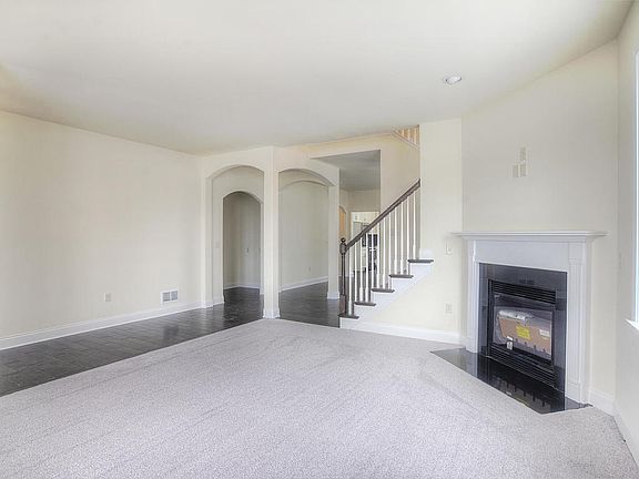 3rd image of 160 Sawgrass Dr