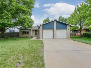 6 N Park Ct, Valley Center, KS 67147