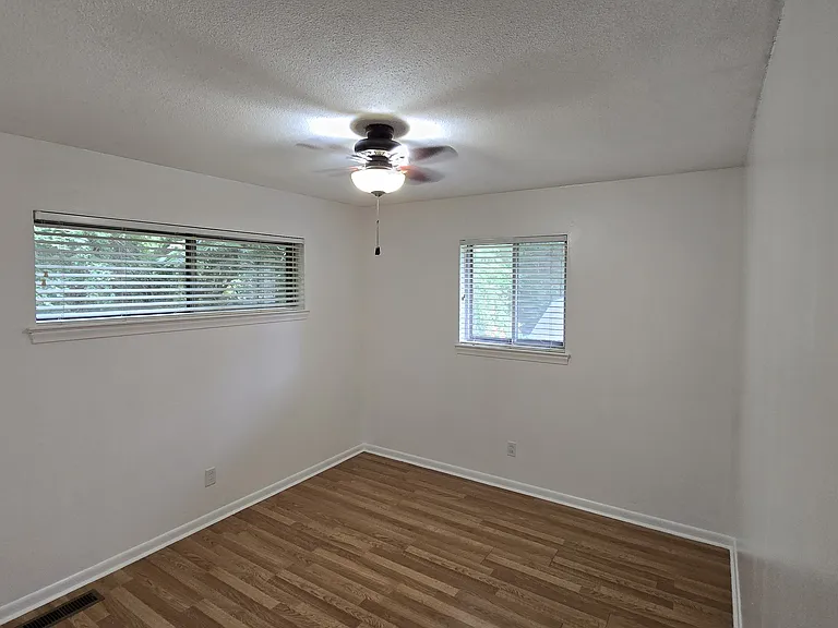 1323 Easy Ln — Photo 11