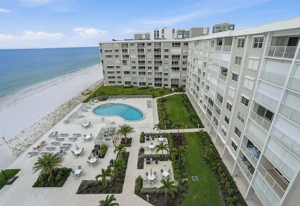 3443 Gulf Shore Blvd N — Photo 3