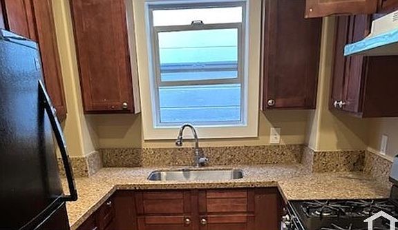 2nd image of 1130 Chester St #1130
