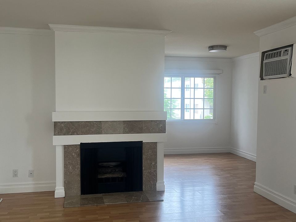 MAIN ROOM W/ HARDWOOD FLOORS THROUGHOUT
