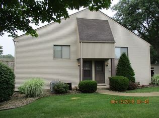 953 Millpond Rd, Valparaiso, IN 46385