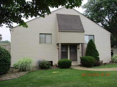 953 Millpond Rd, Valparaiso, IN, 46385
